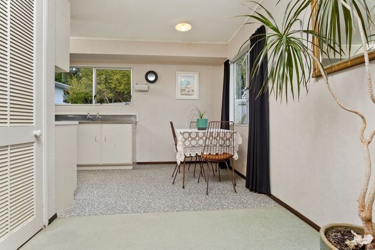 Photo of property in 1/11 Kahika Road, Birkdale, Auckland, 0626