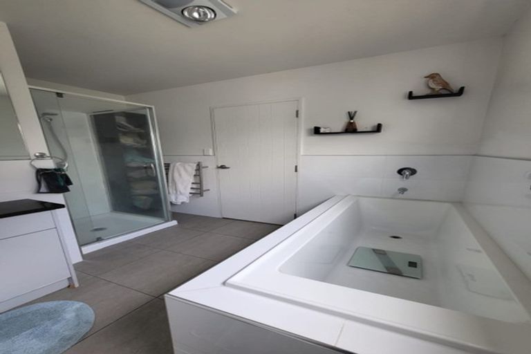 Photo of property in 12 Vino Cina Heights, Ranui, Auckland, 0612