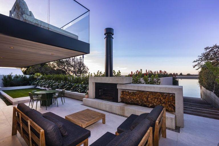 Photo of property in 8a Beachville Road, Redcliffs, Christchurch, 8081