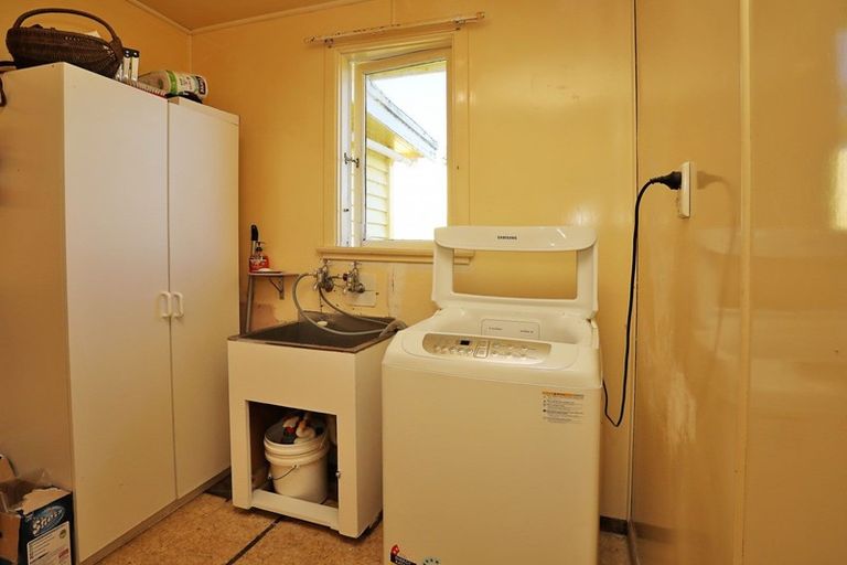 Photo of property in 17 Half Mile Road, Tuatapere, 9620