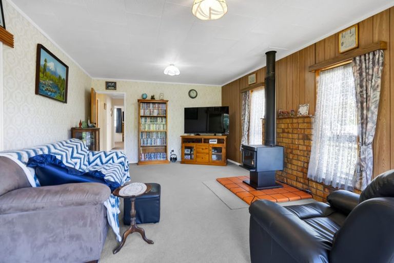 Photo of property in 18 Shaldon Crescent, Blagdon, New Plymouth, 4310