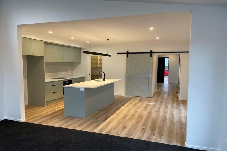 Photo of property in 31 Bill Miller Drive, Papamoa, 3118