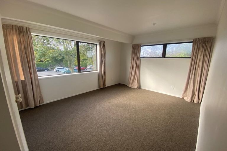 Photo of property in 54 Redoubt Road, Clover Park, Auckland, 2105