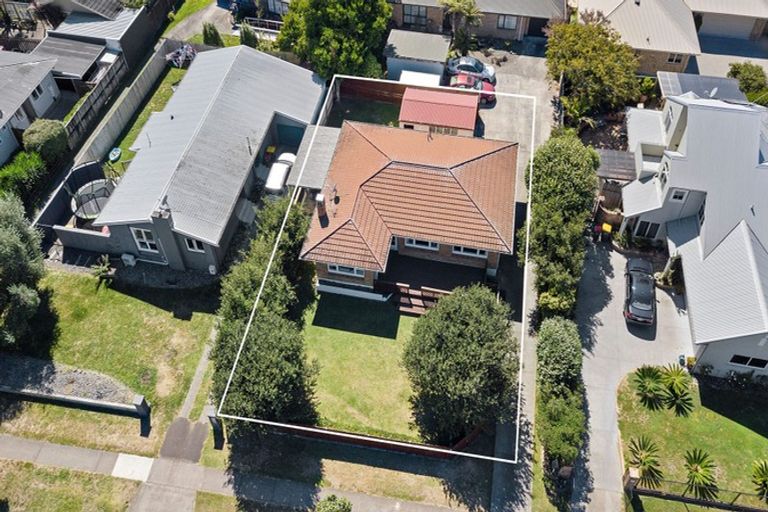 Photo of property in 14 Dover Road, St Andrews, Hamilton, 3200