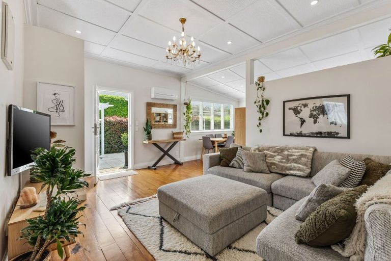 Photo of property in 2/221 Onewa Road, Birkenhead, Auckland, 0626