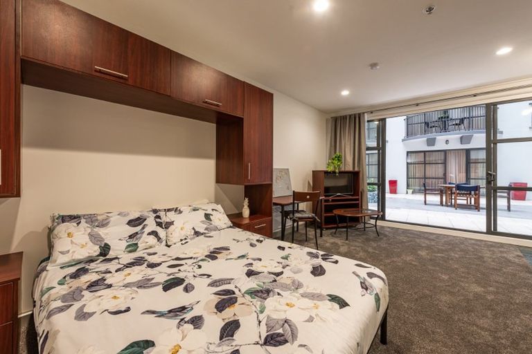 Photo of property in Atrium Towers, 1g/154 The Terrace, Wellington Central, Wellington, 6011