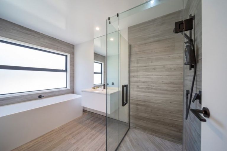 Photo of property in 18 Kotare Drive, Waiwhakaiho, New Plymouth, 4312