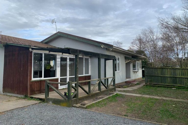 Photo of property in 16 Wainoni Road, Wainoni, Christchurch, 8061