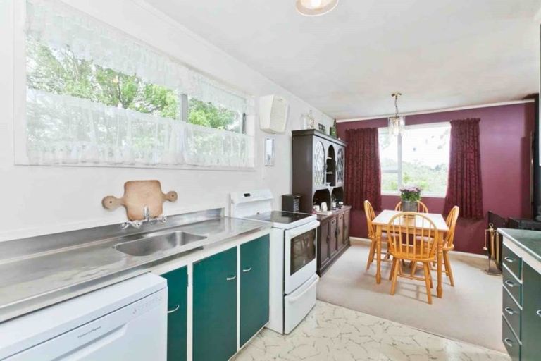 Photo of property in 42 Brunner Road, Glen Eden, Auckland, 0602