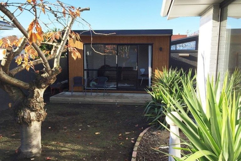 Photo of property in 2/1 Greers Road, Ilam, Christchurch, 8041