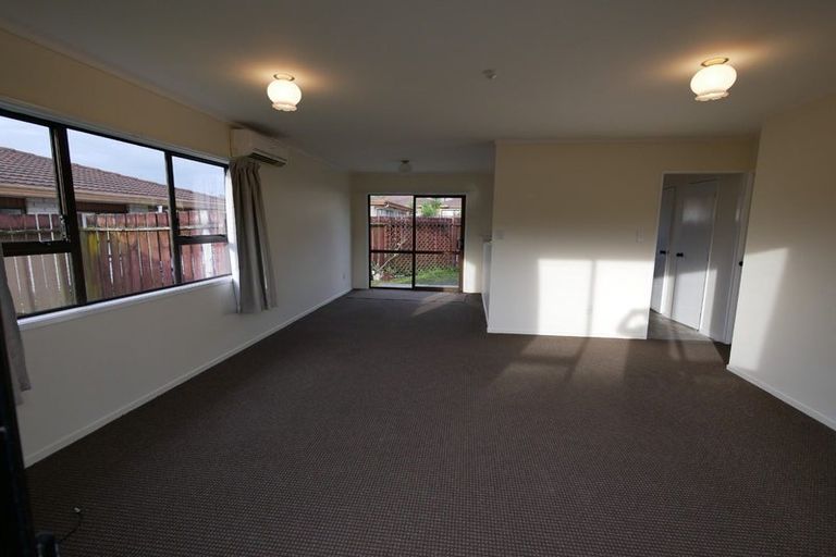 Photo of property in 2/27 Wellington Street, Papakura, 2110