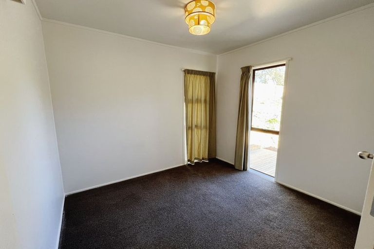 Photo of property in 23 Calman Place, Chatswood, Auckland, 0626