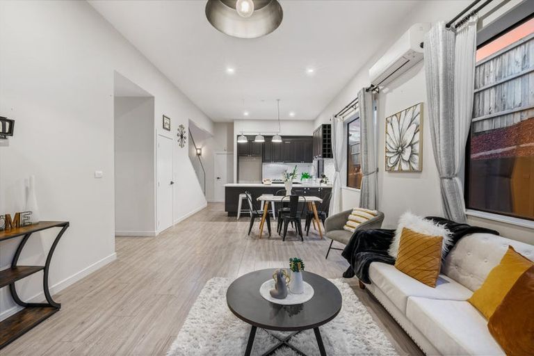 Photo of property in 1 Barrique Road, Kumeu, 0810