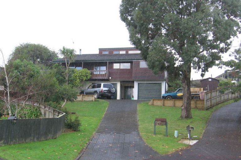 Photo of property in 28 Orinda Close, Botany Downs, Auckland, 2010