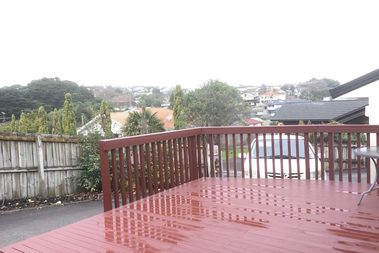 Photo of property in 12 Piper Place, Goodwood Heights, Auckland, 2105