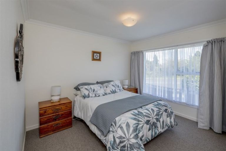 Photo of property in 98 Bartholomew Road, Levin, 5510
