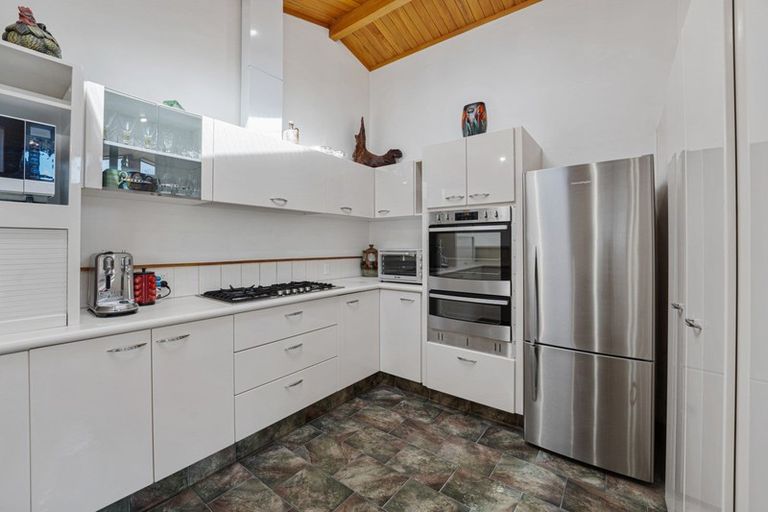 Photo of property in 8 Argyle Place, Highlands Park, New Plymouth, 4312