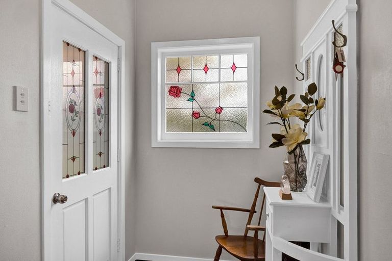 Photo of property in 5 Disraeli Street, Hawera, 4610