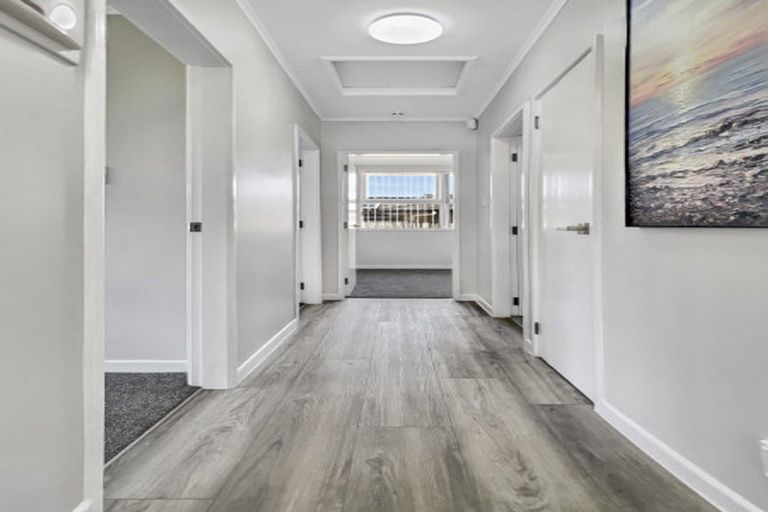 Photo of property in 17 Oxford Road, Manurewa, Auckland, 2102