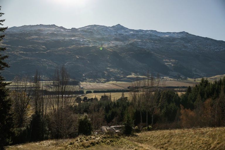 Photo of property in 36 Dalefield Road, Dalefield, Queenstown, 9371