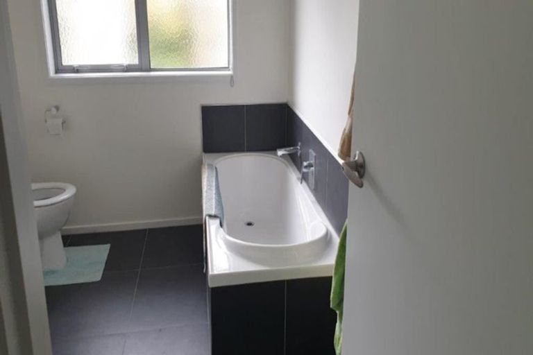 Photo of property in 52 Utopia Park Heights, Welcome Bay, Tauranga, 3112