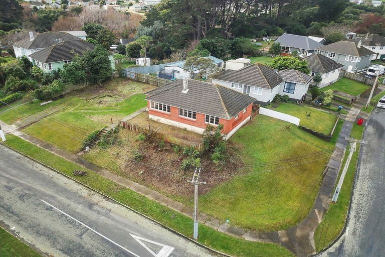 Photo of property in 2 Chew Place, Ranui, Porirua, 5024