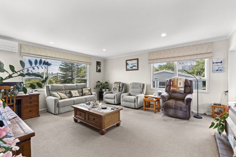Photo of property in 4b Clerke Place, Marfell, New Plymouth, 4310