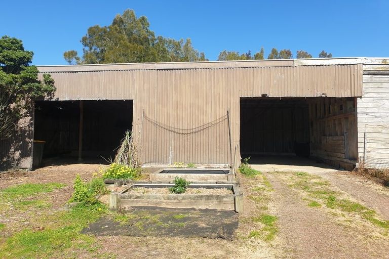 Photo of property in 104 Cemetery Road, Wainui, Silverdale, 0992