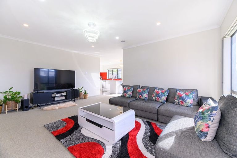Photo of property in 9a Harrington Road, Henderson, Auckland, 0610