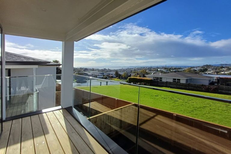 Photo of property in 1/2 Maxwelton Drive, Mairangi Bay, Auckland, 0630