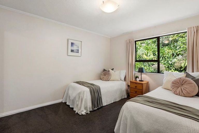 Photo of property in 19 Paddington Grove, Karori, Wellington, 6012