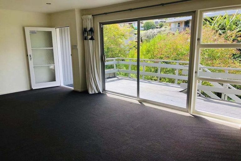 Photo of property in 61 Peach Road, Glenfield, Auckland, 0629