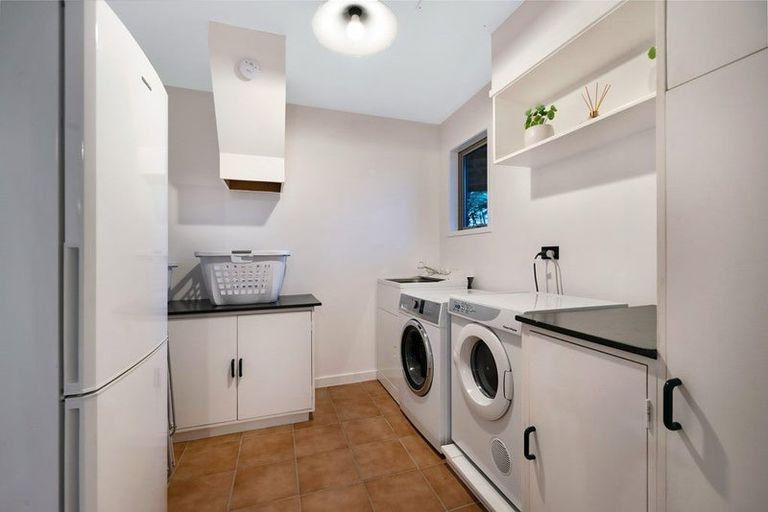 Photo of property in 19 Fawcett Road, Laingholm, Auckland, 0604