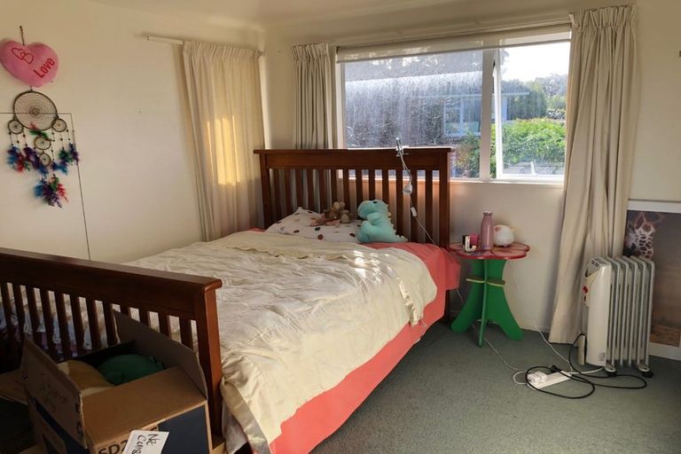 Photo of property in 4 Portal Place, Murrays Bay, Auckland, 0630
