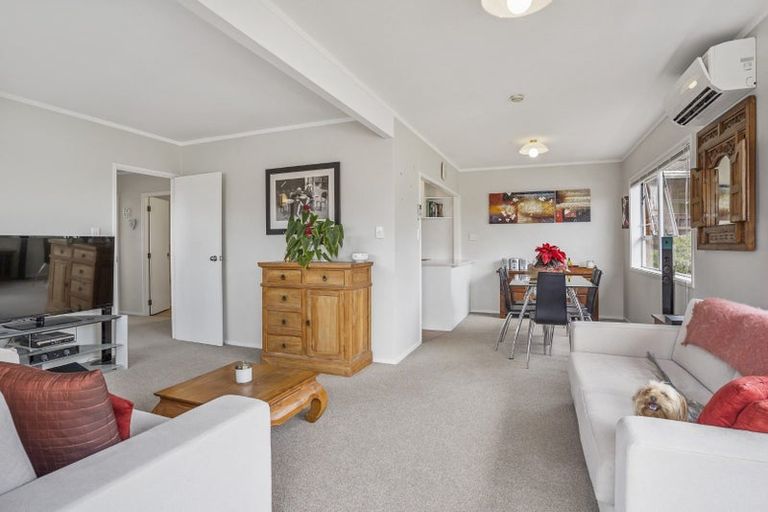 Photo of property in 2/22a Tui Glen Road, Birkenhead, Auckland, 0626