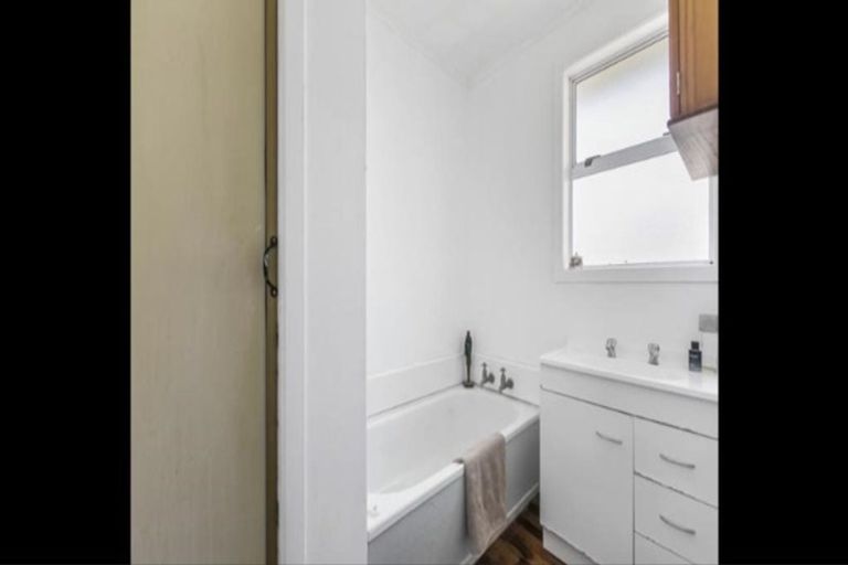 Photo of property in 70 Mcannalley Street, Manurewa East, Auckland, 2102