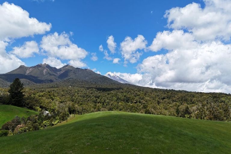 Photo of property in 730 Upper Pitone Road, Pitone, New Plymouth, 4374