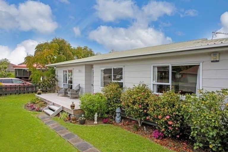Photo of property in 3 Alpha Street, Papakura, 2110