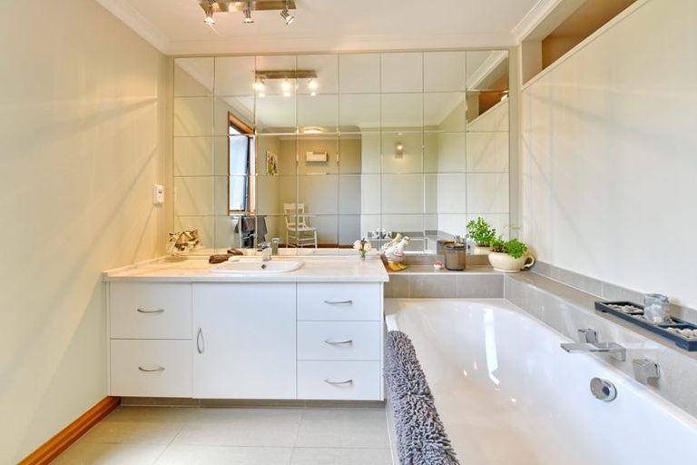 Photo of property in 6 Janelle Place, Rangiora, 7400