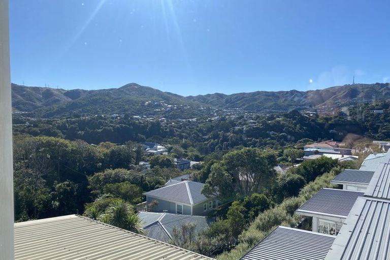 Photo of property in 98 Wadestown Road, Wadestown, Wellington, 6012