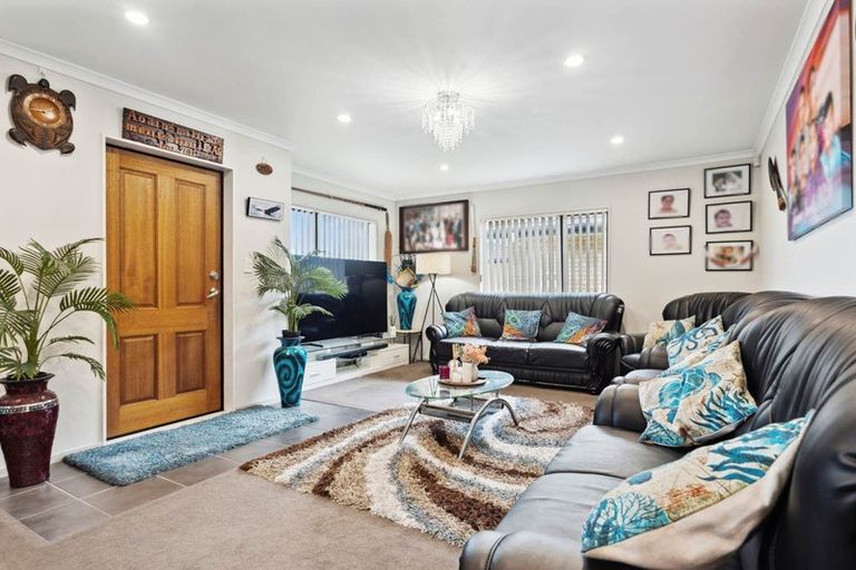 Photo of property in 18a Christmas Road, Manurewa, Auckland, 2102