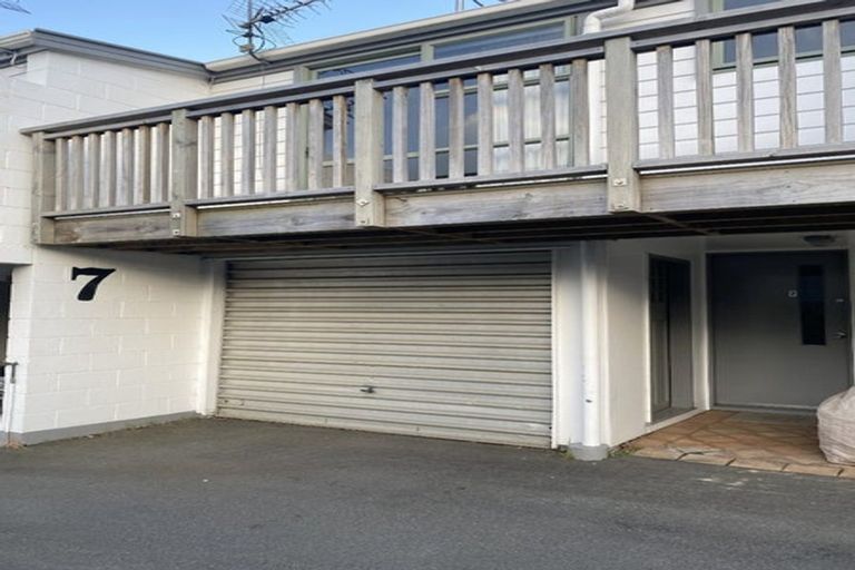 Photo of property in 7/21 Collins Avenue, Tawa, Wellington, 5028