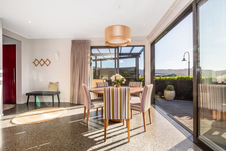 Photo of property in 10 Ihakara Arthur Lane, Aotea, Porirua, 5024