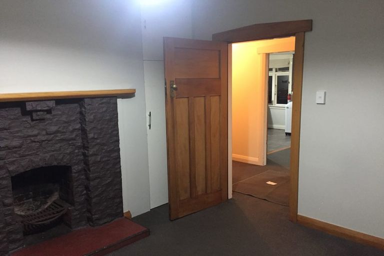 Photo of property in 28-28a Plunket Avenue, Petone, Lower Hutt, 5012