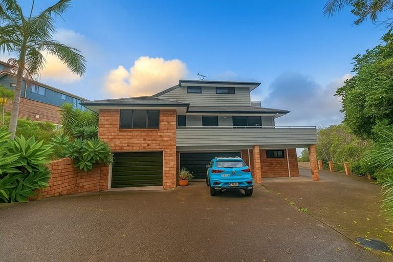 Photo of property in 65 Roberts Road, Matakatia, Whangaparaoa, 0930