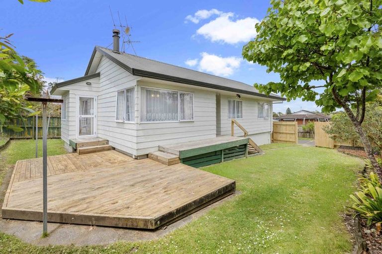 Photo of property in 1/6 De Quincey Terrace, Highland Park, Auckland, 2010