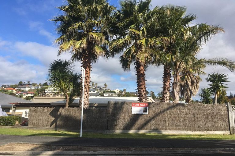 Photo of property in 5 Coralsea Way, Arkles Bay, Whangaparaoa, 0932