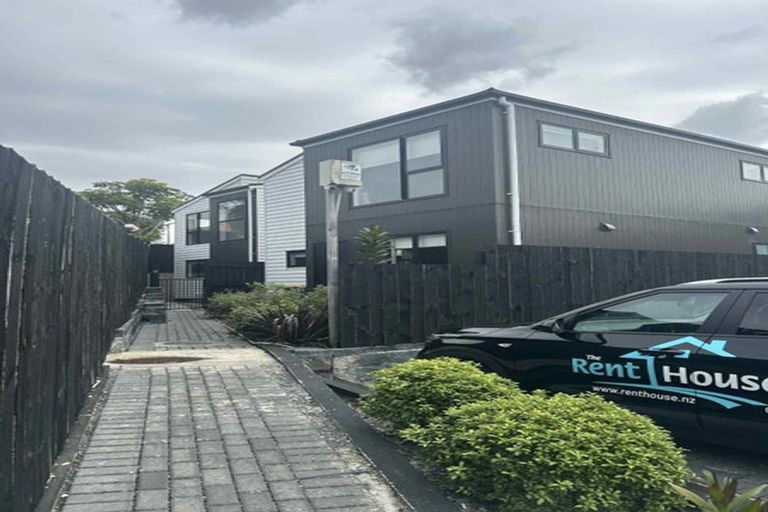 Photo of property in 4f Hepburn Road, Glendene, Auckland, 0602