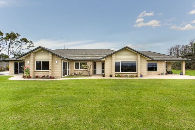 Photo of property in 126 Wilson Road, South Head, Helensville, 0874
