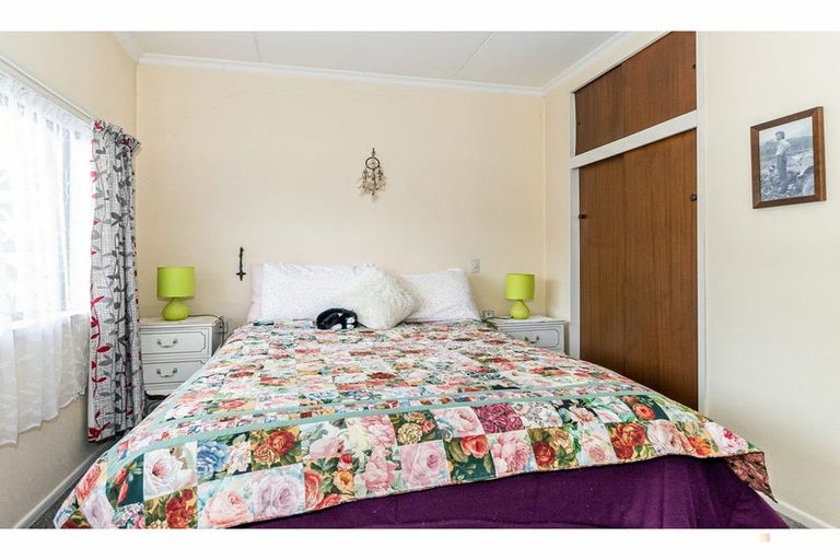 Photo of property in 5-5a Rugby Street, Waimate, 7924